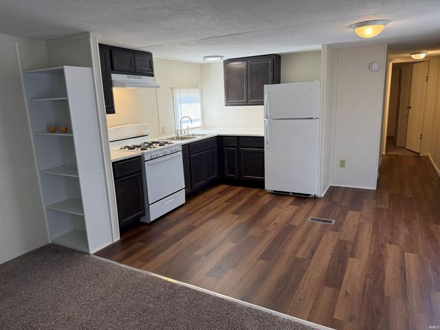 14 S Maine Street, Remington, IN 47977