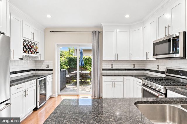 1008 CHRISTIAN ST, Philadelphia, PA 19147