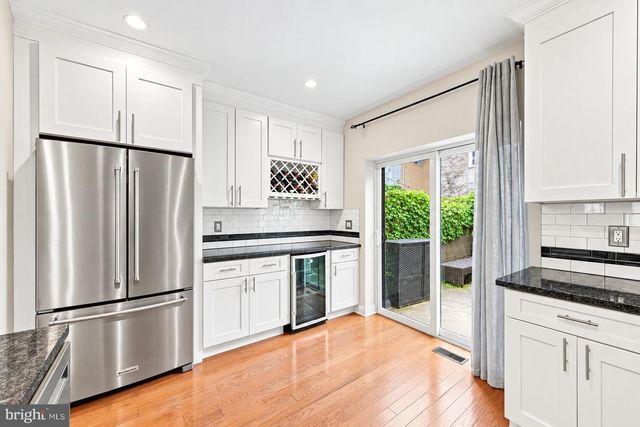 1008 CHRISTIAN ST, Philadelphia, PA 19147