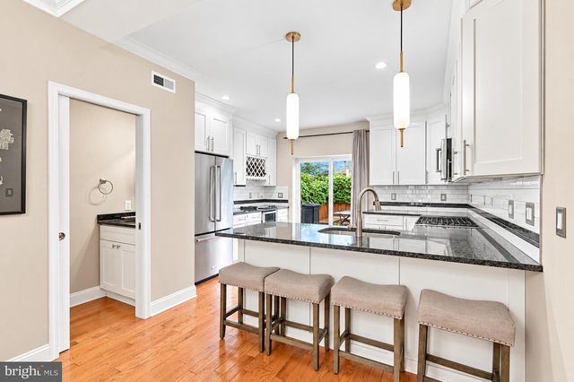 1008 CHRISTIAN ST, Philadelphia, PA 19147