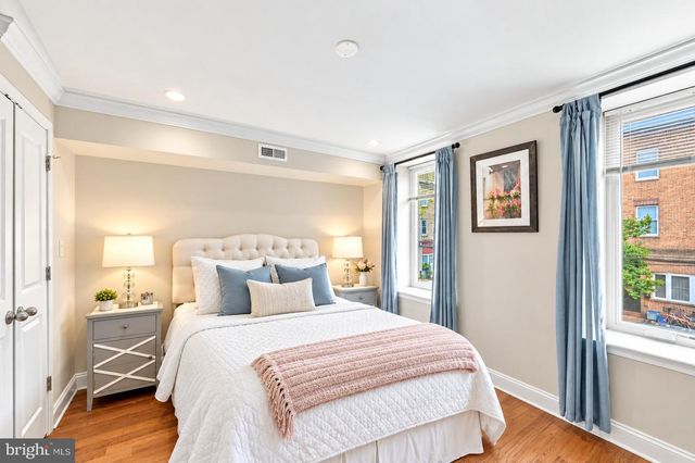 1008 CHRISTIAN ST, Philadelphia, PA 19147