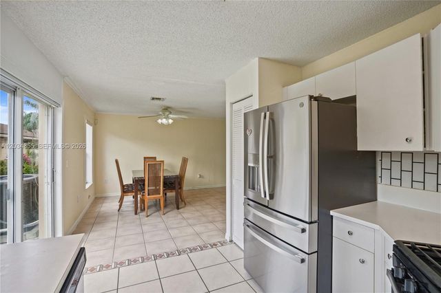 8964 NW 53rd Ct, Sunrise, FL 33351