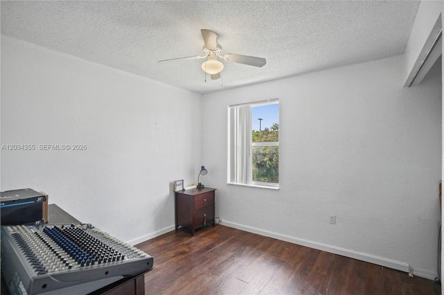 8964 NW 53rd Ct, Sunrise, FL 33351