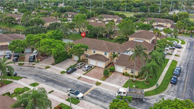 8964 NW 53rd Ct, Sunrise, FL 33351