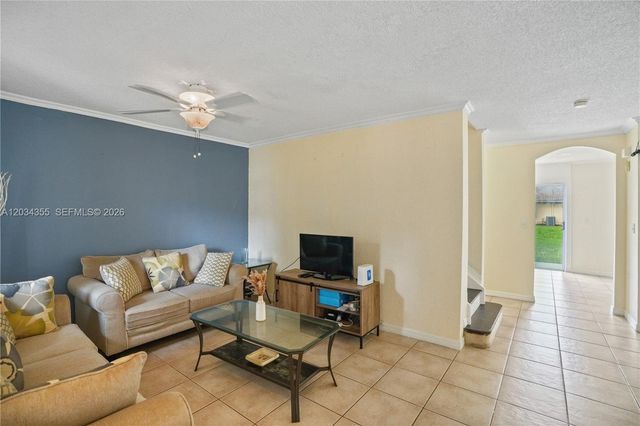 8964 NW 53rd Ct, Sunrise, FL 33351