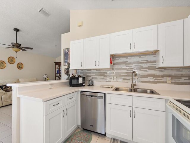 612 NW San Remo Circle, Port St. Lucie, FL 34986