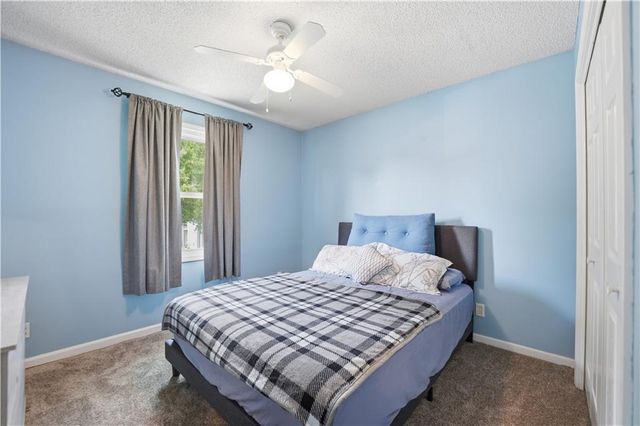 7305 N Richmond Avenue, Kansas City, MO 64158