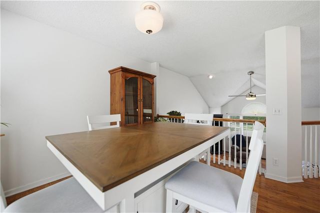 7305 N Richmond Avenue, Kansas City, MO 64158