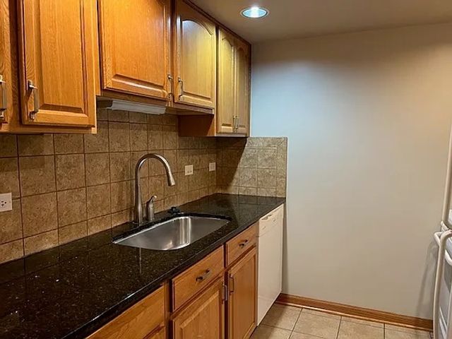 1125 Royal Saint George Drive 102, Naperville, IL 60563