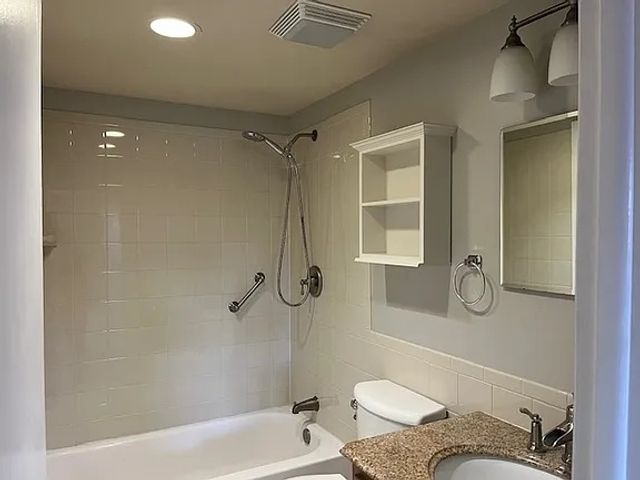 1125 Royal Saint George Drive 102, Naperville, IL 60563