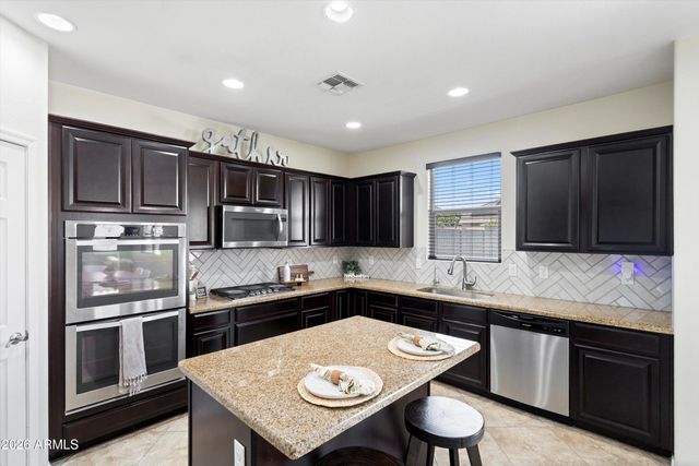 10855 S 175TH Drive, Goodyear, AZ 85338