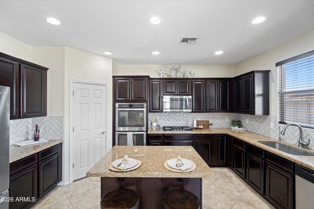 10855 S 175TH Drive, Goodyear, AZ 85338