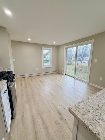 57 Washington Street, Seabrook, NH 03874