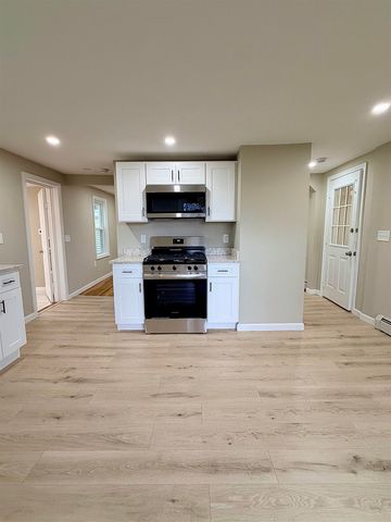 57 Washington Street, Seabrook, NH 03874