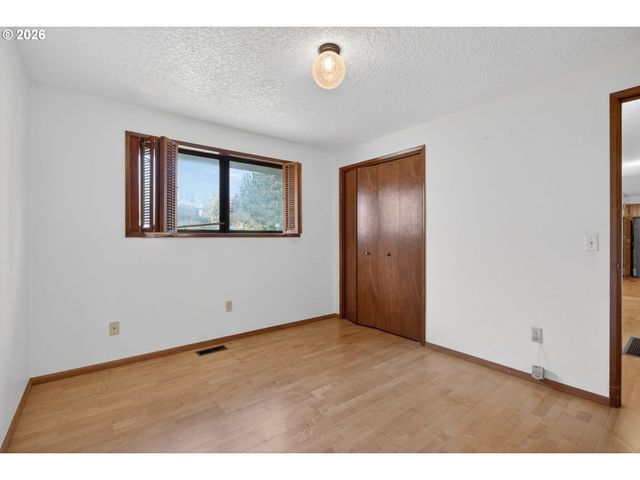 1668 Nw 14TH Dr, Gresham, OR 97030