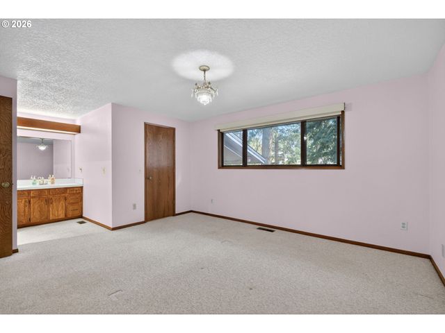 1668 Nw 14TH Dr, Gresham, OR 97030