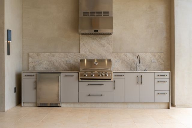 184 Lolowaa Pl, Kihei, HI 96753