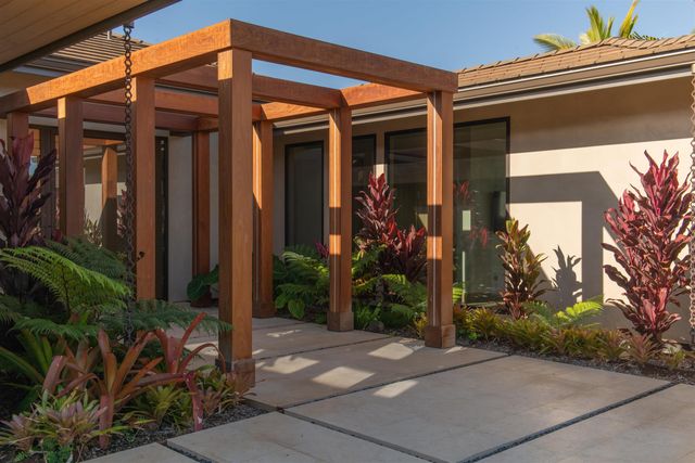 184 Lolowaa Pl, Kihei, HI 96753