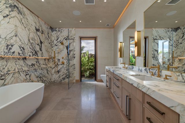 184 Lolowaa Pl, Kihei, HI 96753