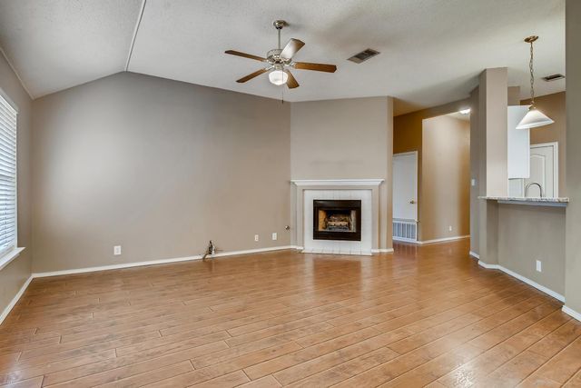 3742 Newland DR, Round Rock, TX 78681