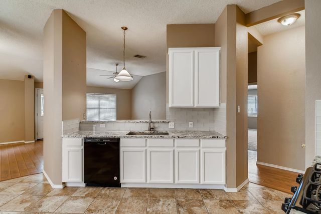 3742 Newland DR, Round Rock, TX 78681