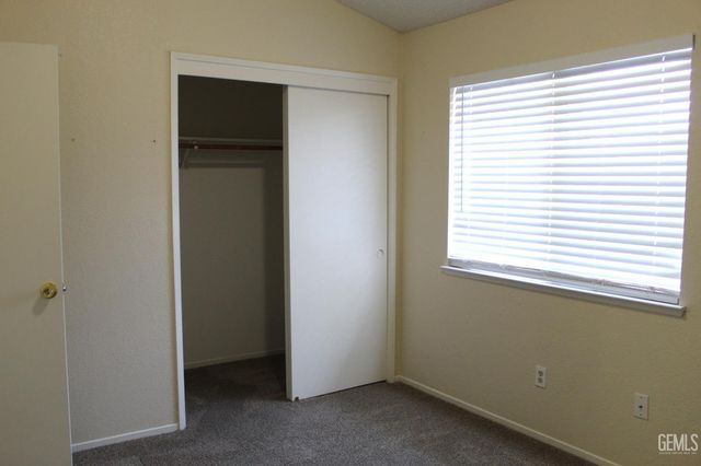 2600 Brookside Drive 128, Bakersfield, CA 93311