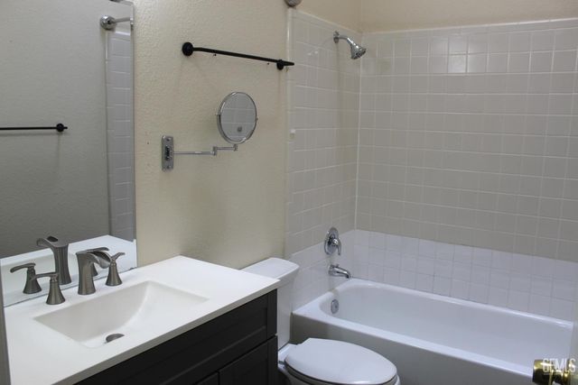 2600 Brookside Drive 128, Bakersfield, CA 93311