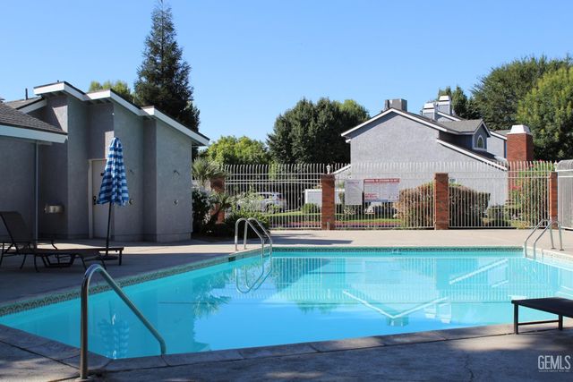 2600 Brookside Drive 128, Bakersfield, CA 93311