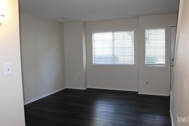 2600 Brookside Drive 128, Bakersfield, CA 93311