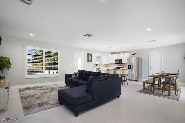 27 Pebble Beach BLVD, Naples, FL 34113