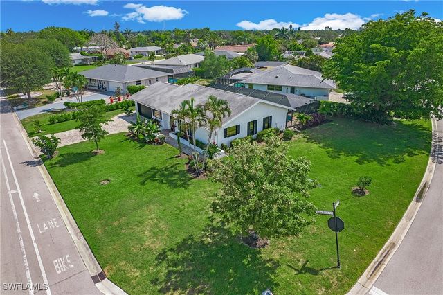 27 Pebble Beach BLVD, Naples, FL 34113