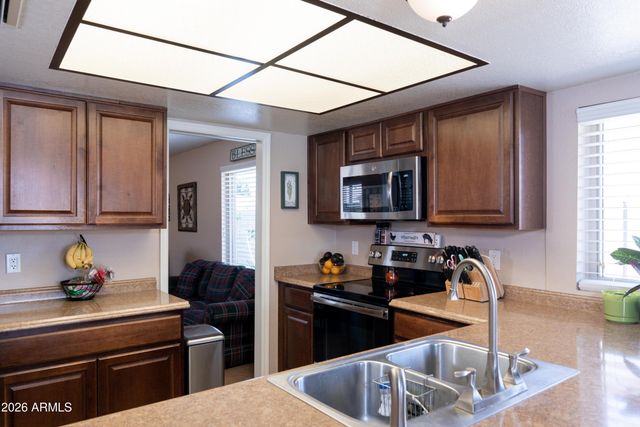 3952 W LUPINE Avenue, Phoenix, AZ 85029