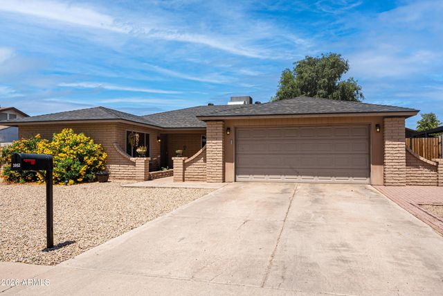 3952 W LUPINE Avenue, Phoenix, AZ 85029