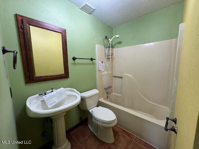 18039 Robinwood Drive, Saucier, MS 39574