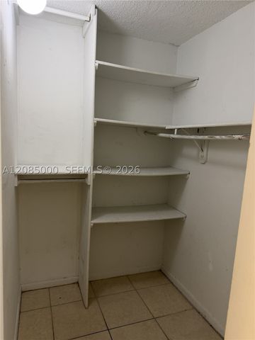7010 NW 186th St 5-121A, Hialeah, FL 33015