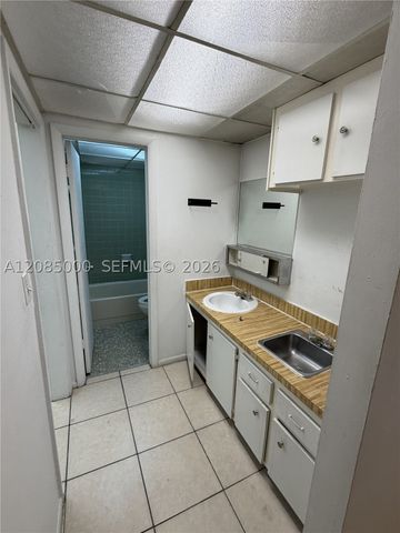 7010 NW 186th St 5-121A, Hialeah, FL 33015