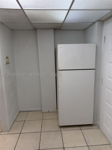 7010 NW 186th St 5-121A, Hialeah, FL 33015