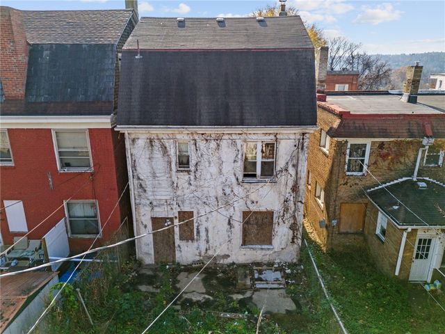 215 Reifert St, Knoxville, PA 15210