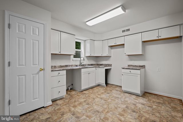 5520 CEDAR LN #A, Columbia, MD 21044