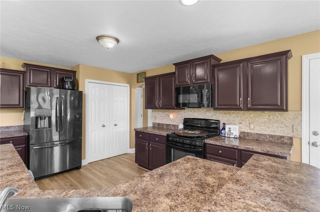 4875 Deerfield Court, Mantua, OH 44255