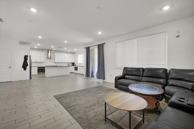 4032 Knobby Crest, Roseville, CA 95747