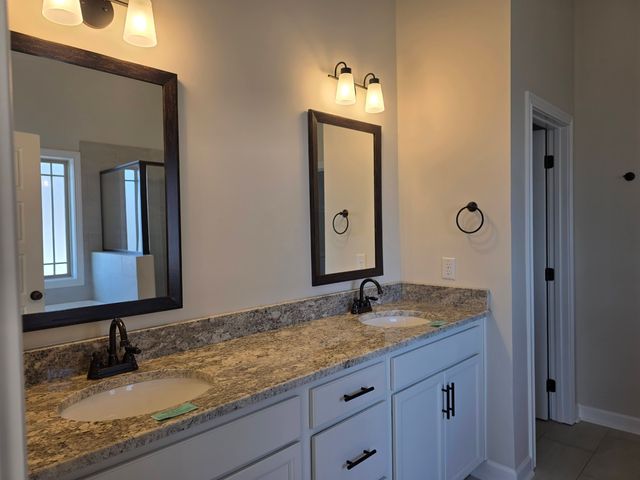 1147 Chagford Dr, Clarksville, TN 37043