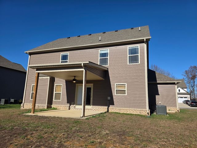 1147 Chagford Dr, Clarksville, TN 37043