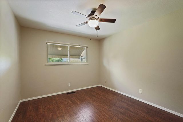 1009 N Ham Ln, Lodi, CA 95242