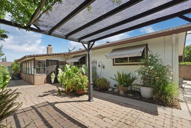 1009 N Ham Ln, Lodi, CA 95242