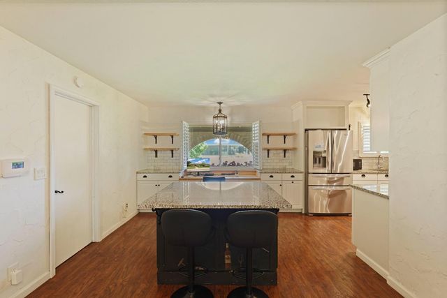 1009 N Ham Ln, Lodi, CA 95242