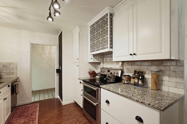 1009 N Ham Ln, Lodi, CA 95242