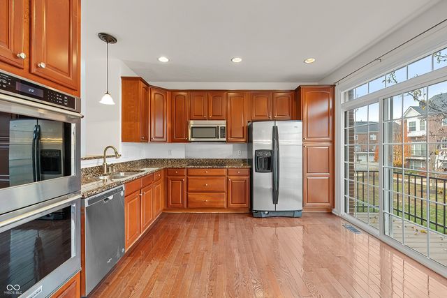 11725 Chant Lane Unit 5, Zionsville, IN 46077