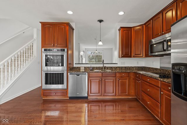 11725 Chant Lane Unit 5, Zionsville, IN 46077