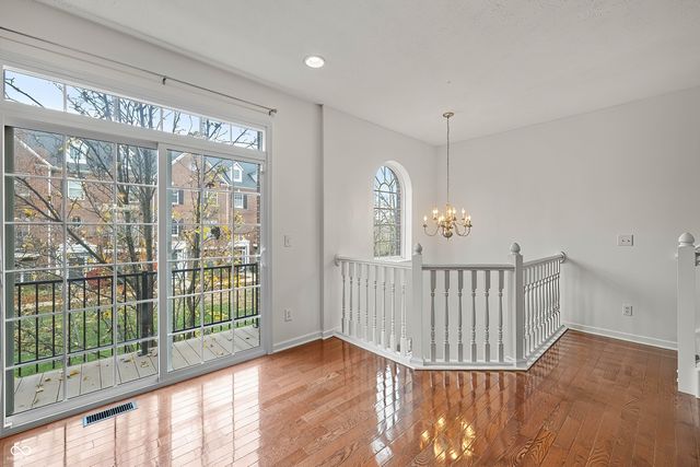 11725 Chant Lane Unit 5, Zionsville, IN 46077